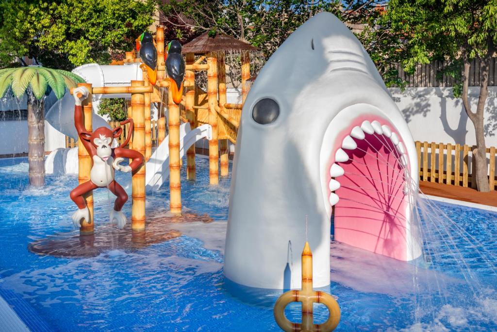 Oferta Halloween Hotel GHT Balmes - Apartaments & Splash